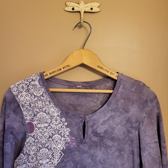 Glima. Tunic with 3/4 sleeve and split v neck. Purple / magenta. Med. - Picture 3 of 8